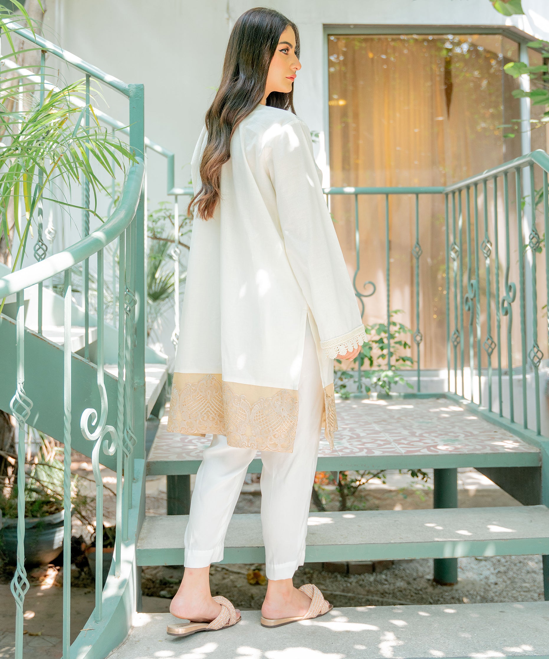 white cotton kurta for ladies