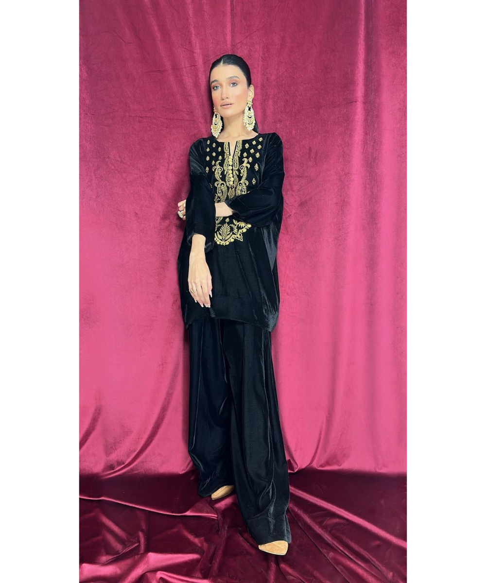 Black short shirt dress pakistani 2025