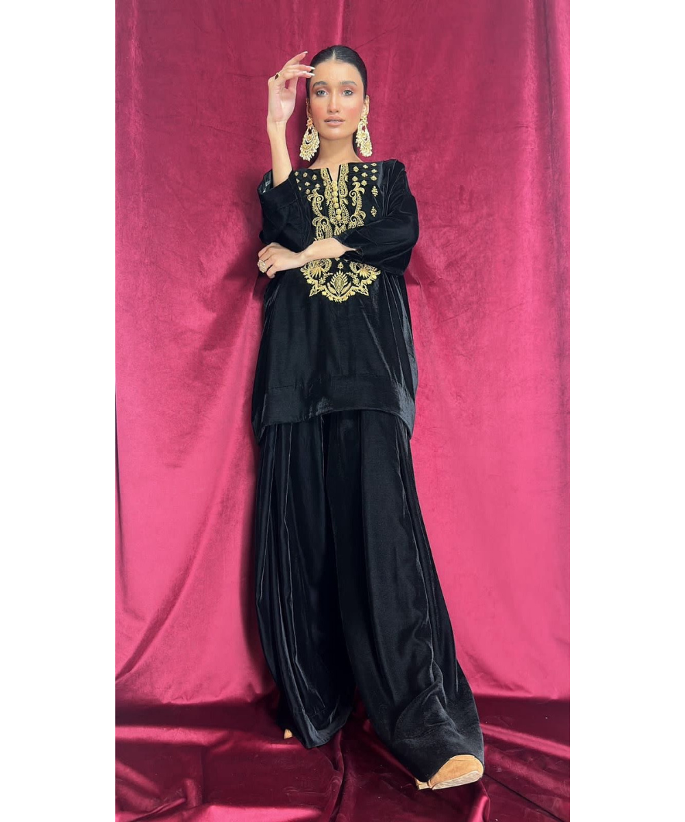 2 Piece Velvet Dress Short Shirt with Izaar Shalwar Pakistan